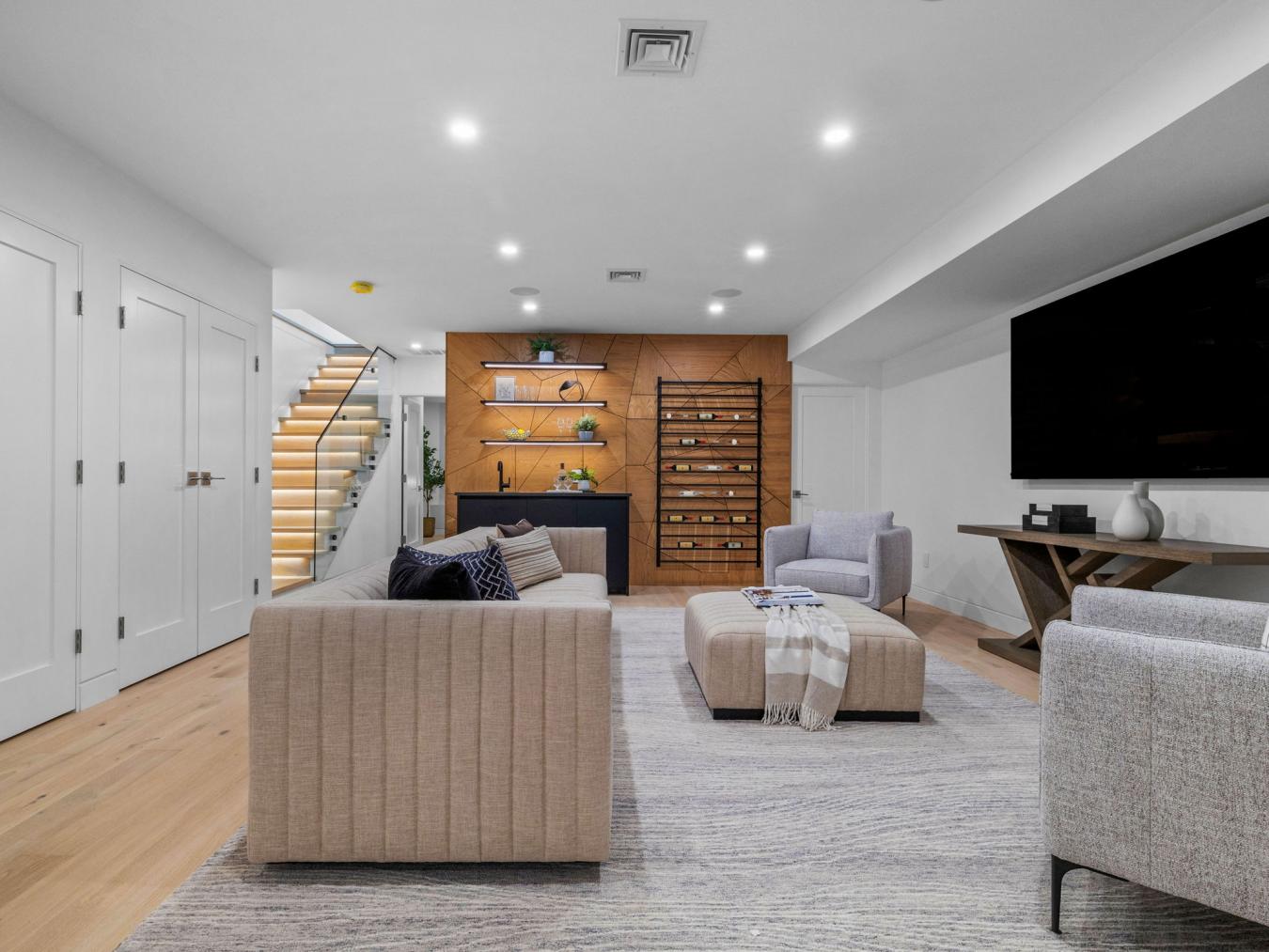 Cambridge, Massachusetts, 02140, United States, 4 Bedrooms Bedrooms, ,4 BathroomsBathrooms,Residential,For Sale,1747142