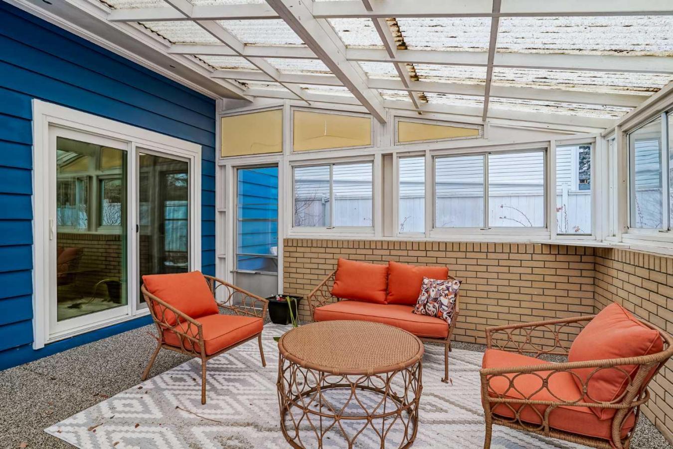 Calgary, AB, T3E6J2, Canada, 5 Bedrooms Bedrooms, ,2 BathroomsBathrooms,Residential,For Sale,1747141