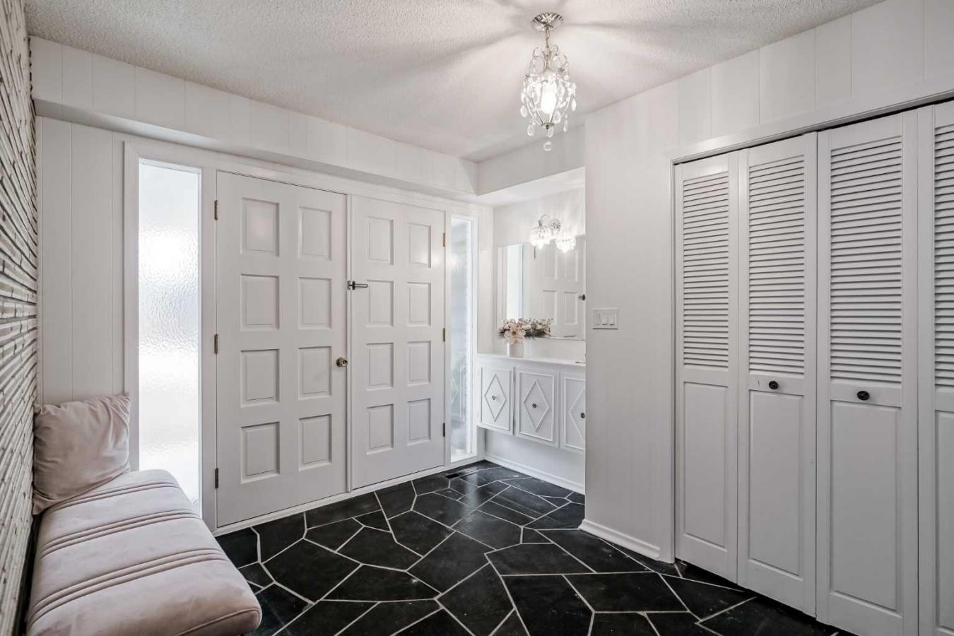 Calgary, AB, T3E6J2, Canada, 5 Bedrooms Bedrooms, ,2 BathroomsBathrooms,Residential,For Sale,1747141