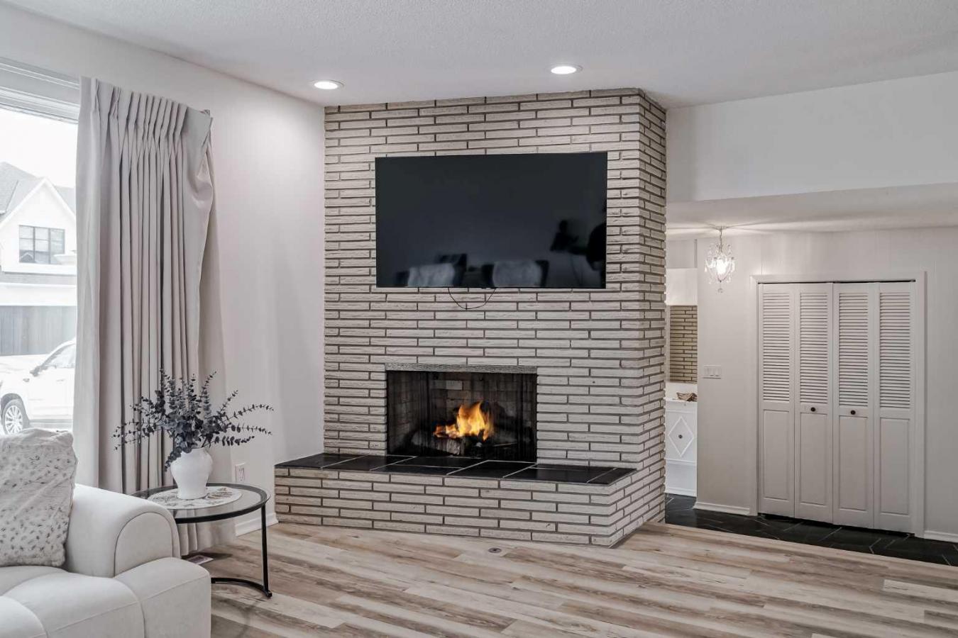 Calgary, AB, T3E6J2, Canada, 5 Bedrooms Bedrooms, ,2 BathroomsBathrooms,Residential,For Sale,1747141