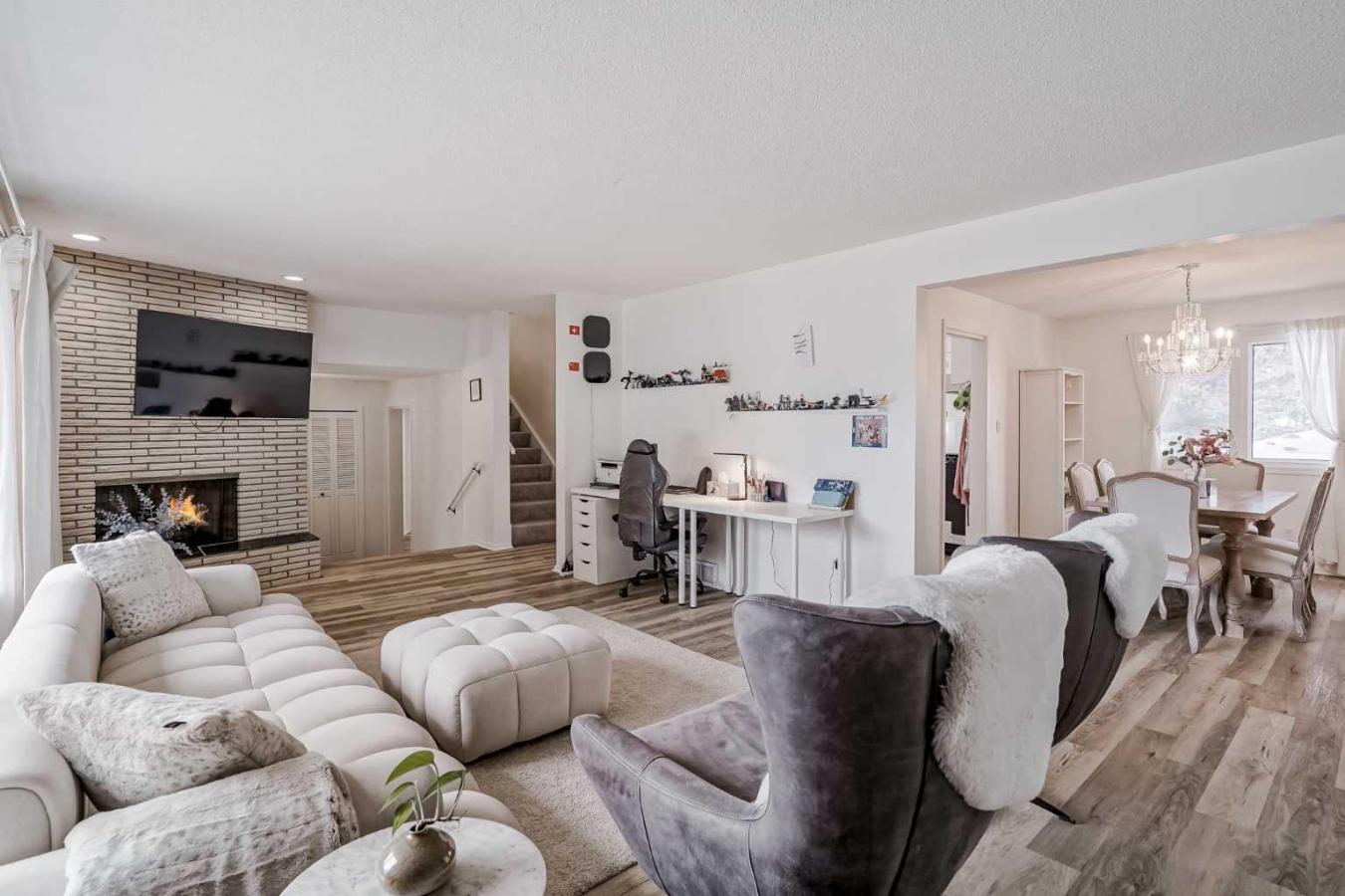 Calgary, AB, T3E6J2, Canada, 5 Bedrooms Bedrooms, ,2 BathroomsBathrooms,Residential,For Sale,1747141