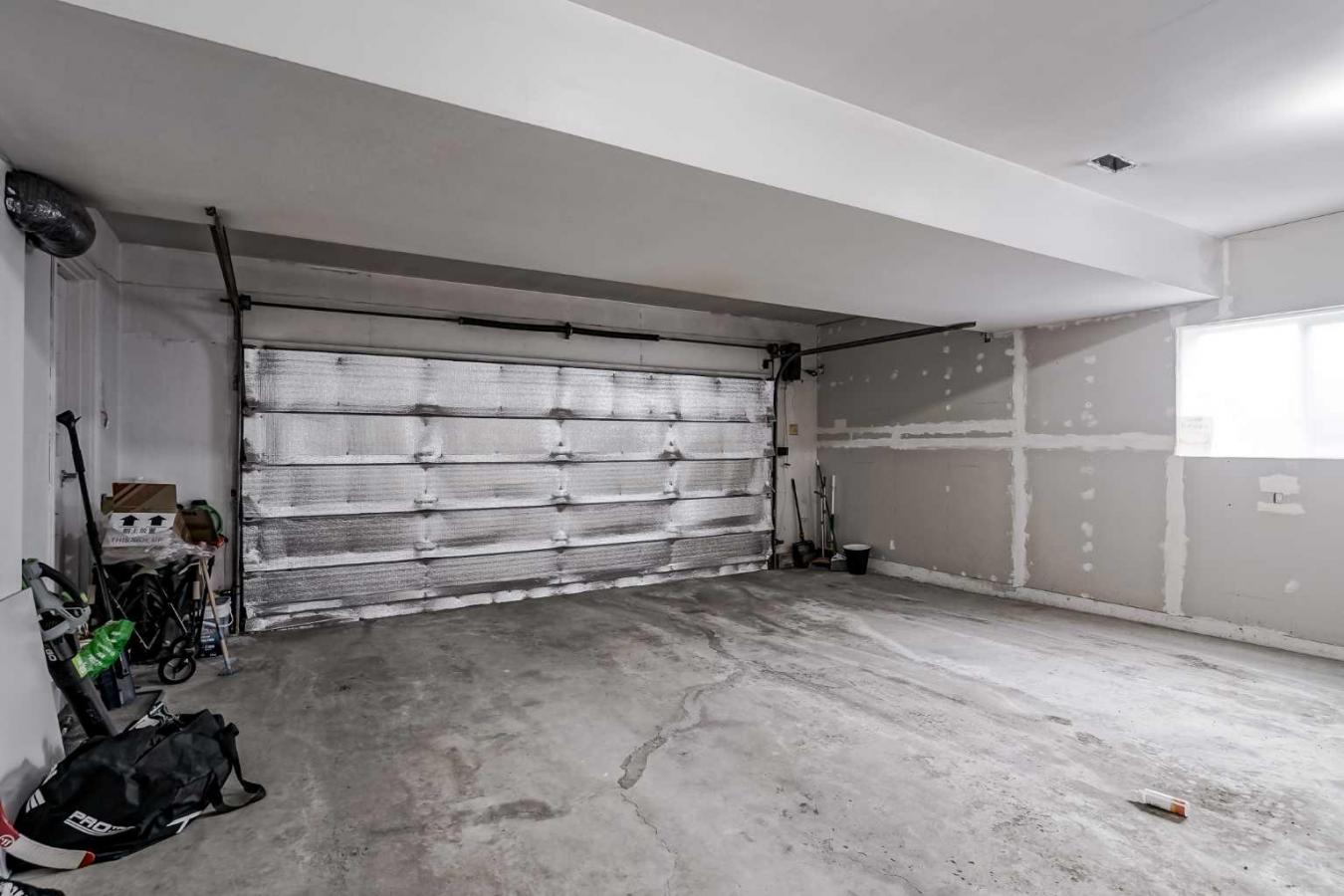 Calgary, AB, T3E6J2, Canada, 5 Bedrooms Bedrooms, ,2 BathroomsBathrooms,Residential,For Sale,1747141