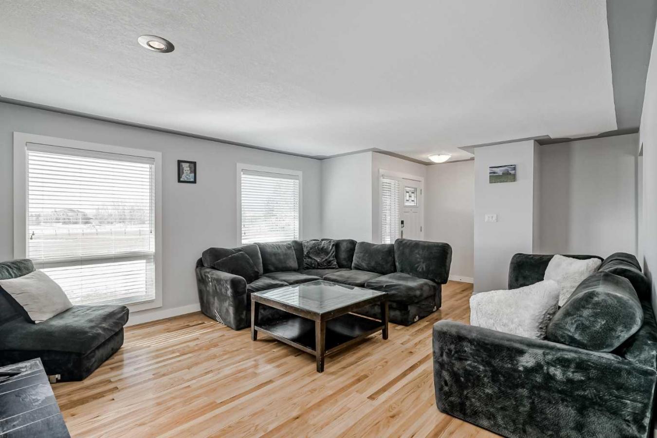 Rural Rocky View County, AB, T4A 0N2, Canada, 5 Bedrooms Bedrooms, ,2 BathroomsBathrooms,Residential,For Sale,1747140