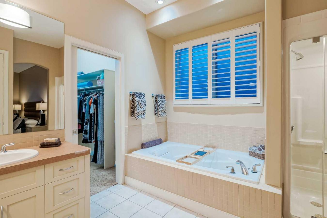 Rural Rocky View County, AB, T3R1C2, Canada, 6 Bedrooms Bedrooms, ,5 BathroomsBathrooms,Residential,For Sale,1748098