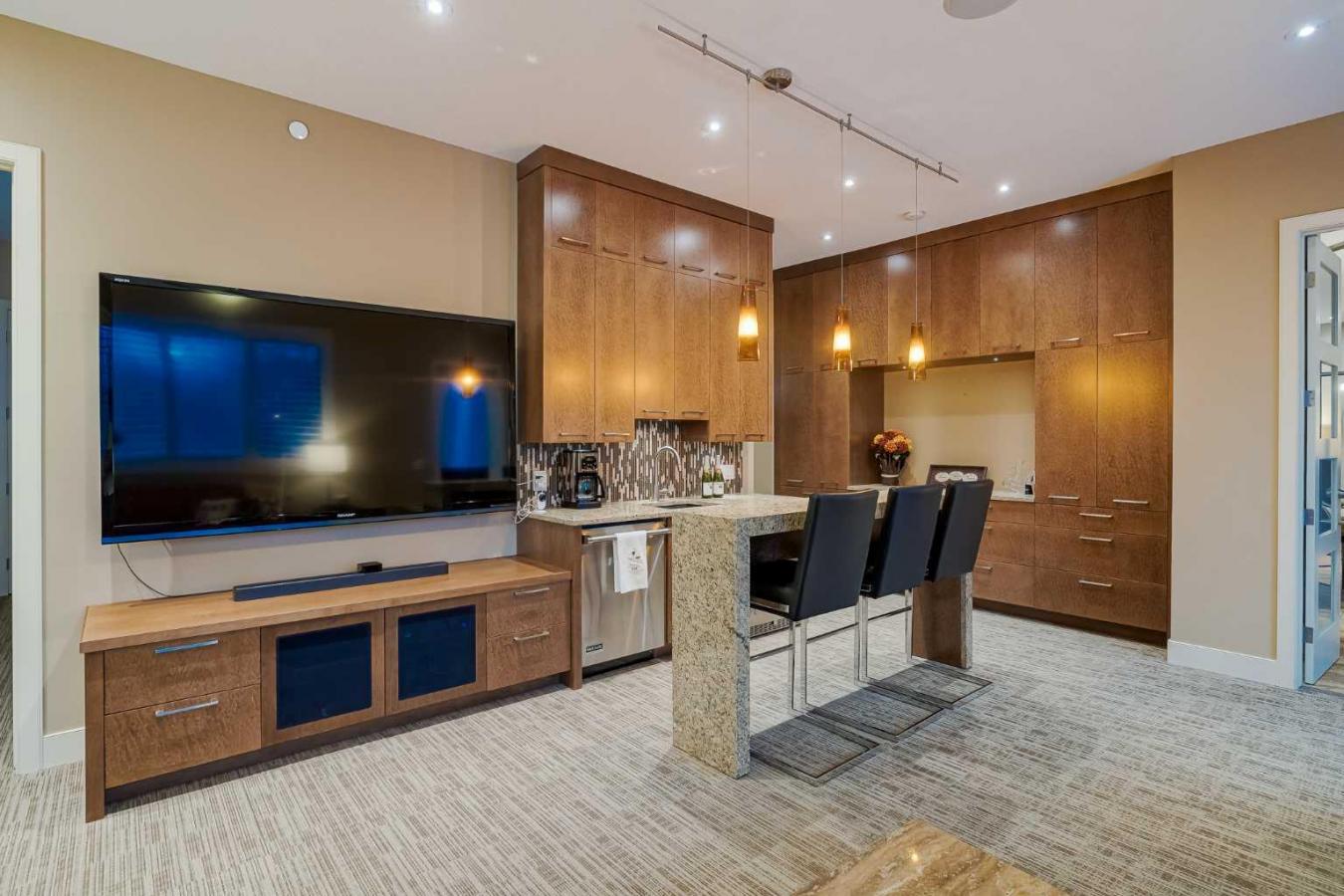 Rural Rocky View County, AB, T3R1C2, Canada, 6 Bedrooms Bedrooms, ,5 BathroomsBathrooms,Residential,For Sale,1748098