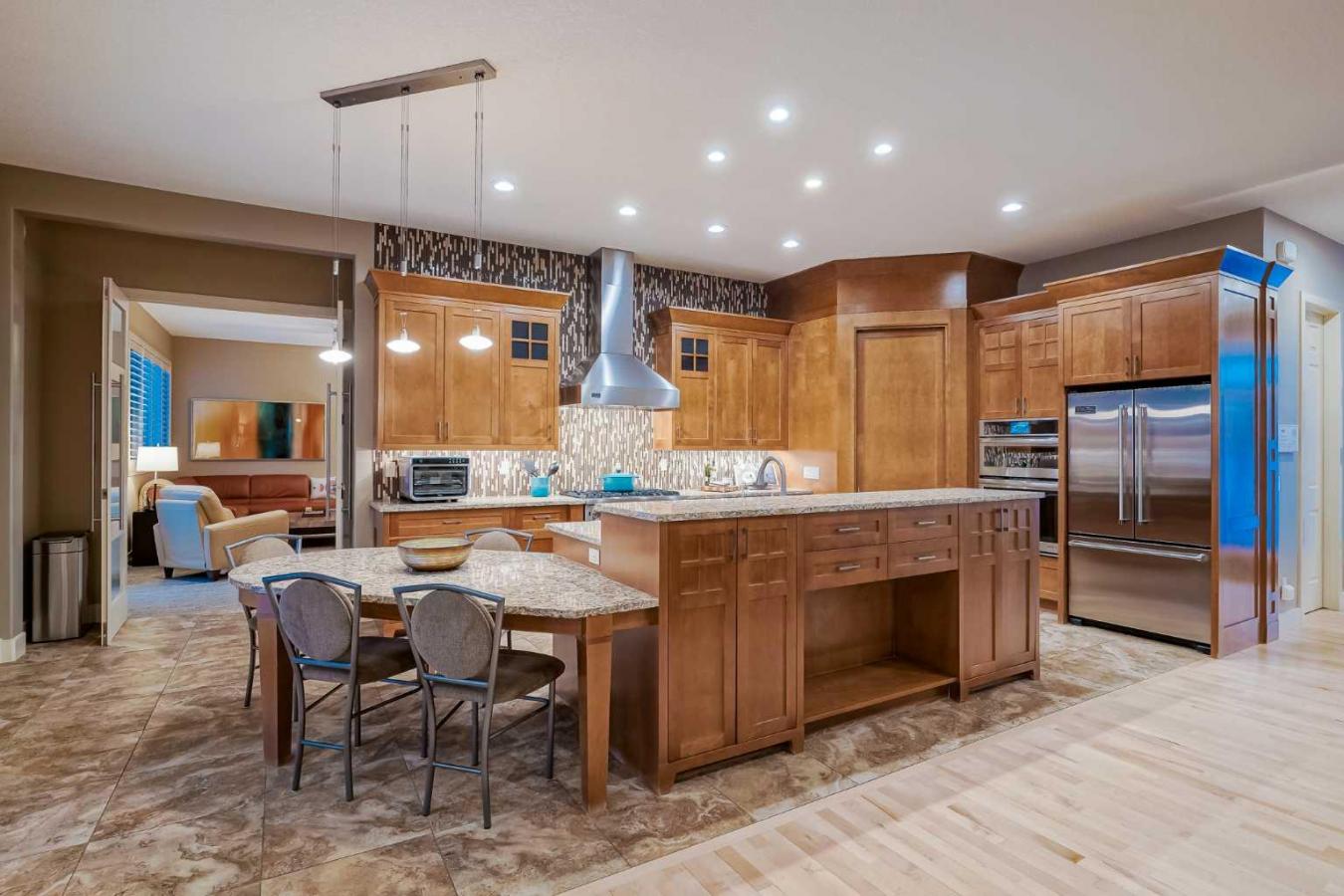 Rural Rocky View County, AB, T3R1C2, Canada, 6 Bedrooms Bedrooms, ,5 BathroomsBathrooms,Residential,For Sale,1748098