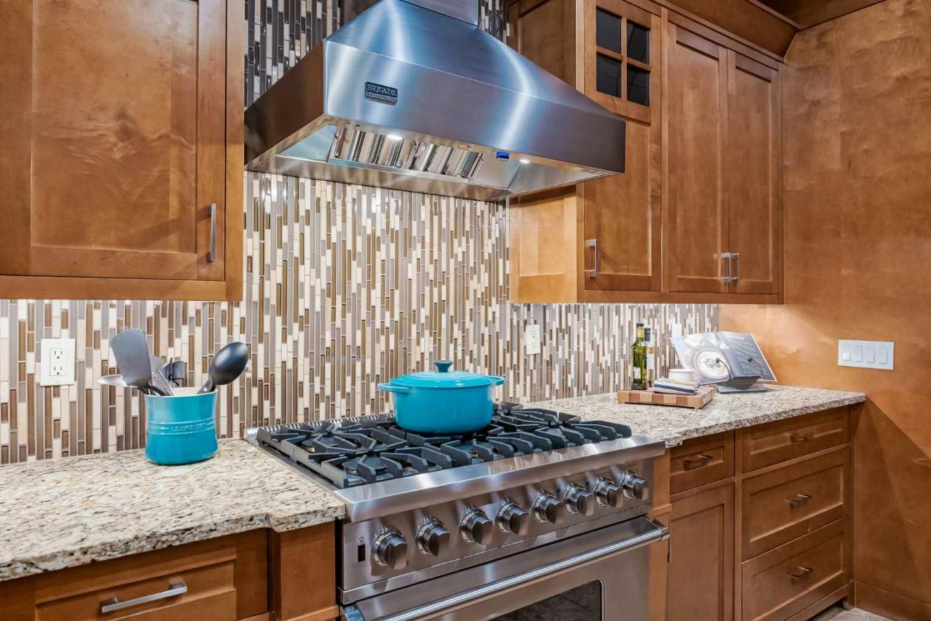 Rural Rocky View County, AB, T3R1C2, Canada, 6 Bedrooms Bedrooms, ,5 BathroomsBathrooms,Residential,For Sale,1748098