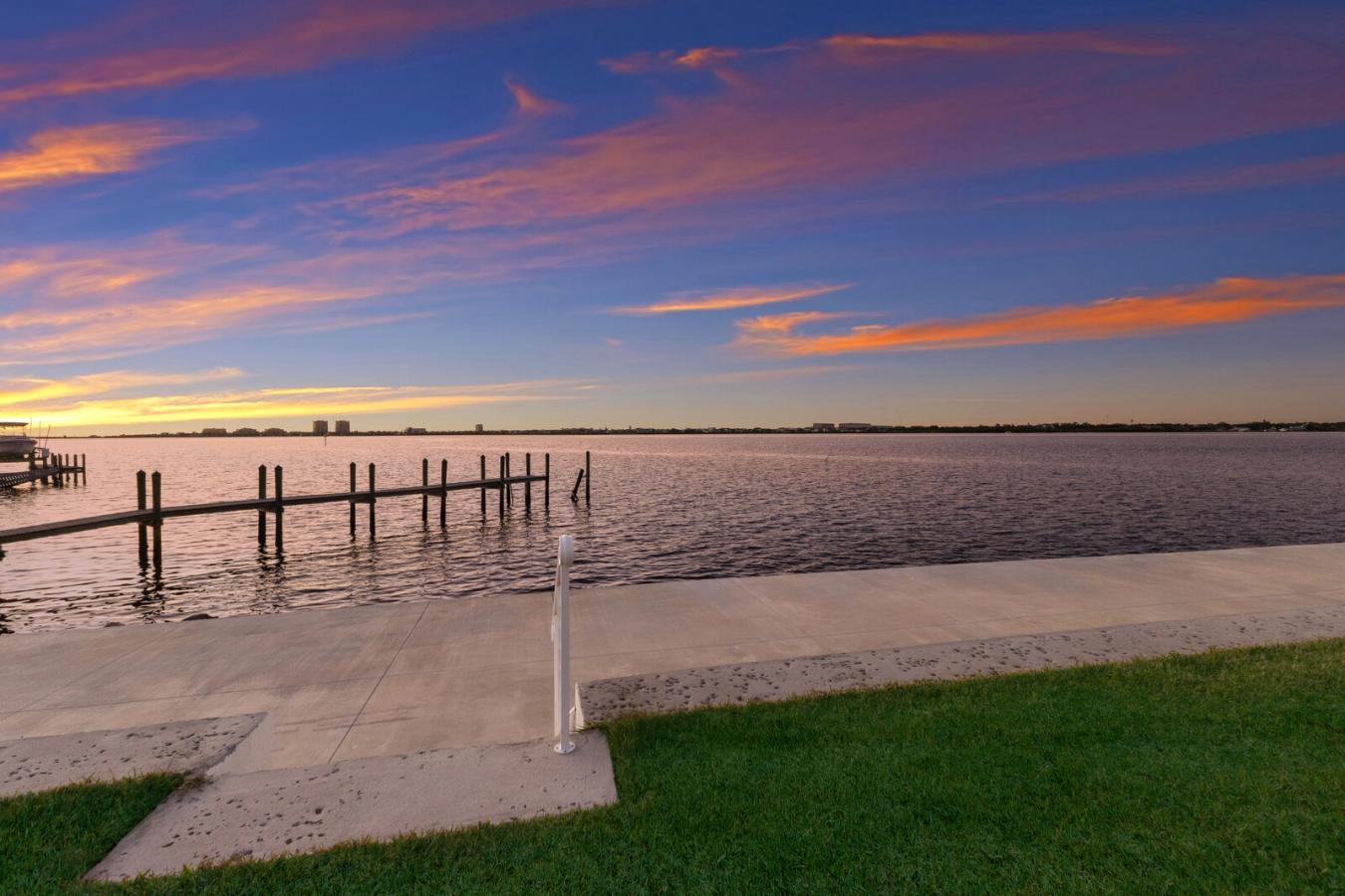 Bradenton, Florida, 34208, United States, 5 Bedrooms Bedrooms, ,5 BathroomsBathrooms,Residential,For Sale,1747139