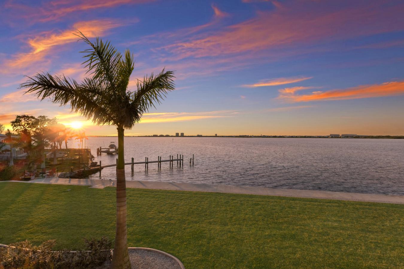 Bradenton, Florida, 34208, United States, 5 Bedrooms Bedrooms, ,5 BathroomsBathrooms,Residential,For Sale,1747139