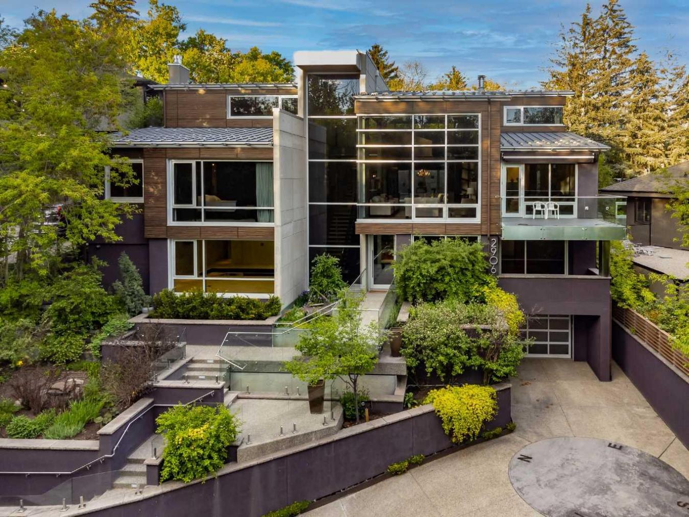 Calgary, AB, T2T 3E3, Canada, 4 Bedrooms Bedrooms, ,5 BathroomsBathrooms,Residential,For Sale,1748096