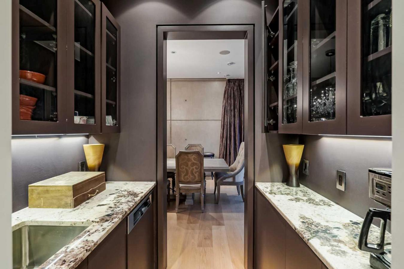 Calgary, AB, T2T 3E3, Canada, 4 Bedrooms Bedrooms, ,5 BathroomsBathrooms,Residential,For Sale,1748096