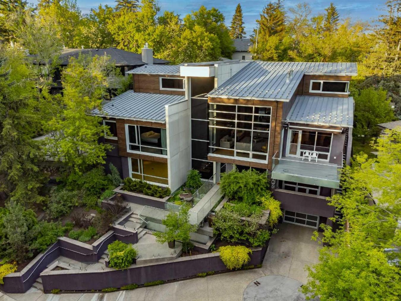 Calgary, AB, T2T 3E3, Canada, 4 Bedrooms Bedrooms, ,5 BathroomsBathrooms,Residential,For Sale,1748096