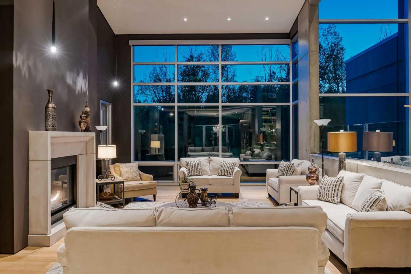 Calgary, AB, T2T 3E3, Canada, 4 Bedrooms Bedrooms, ,5 BathroomsBathrooms,Residential,For Sale,1748096