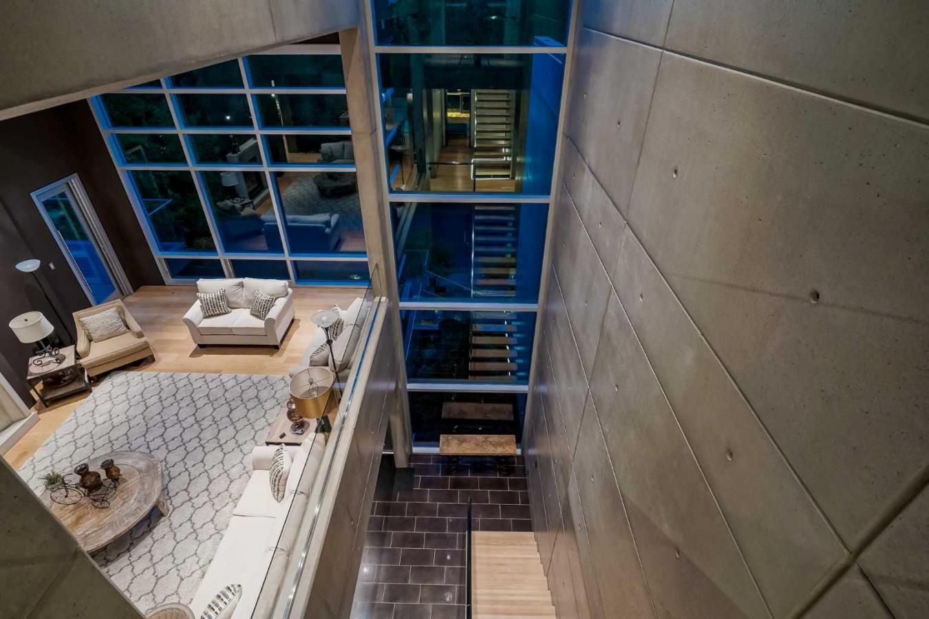 Calgary, AB, T2T 3E3, Canada, 4 Bedrooms Bedrooms, ,5 BathroomsBathrooms,Residential,For Sale,1748096
