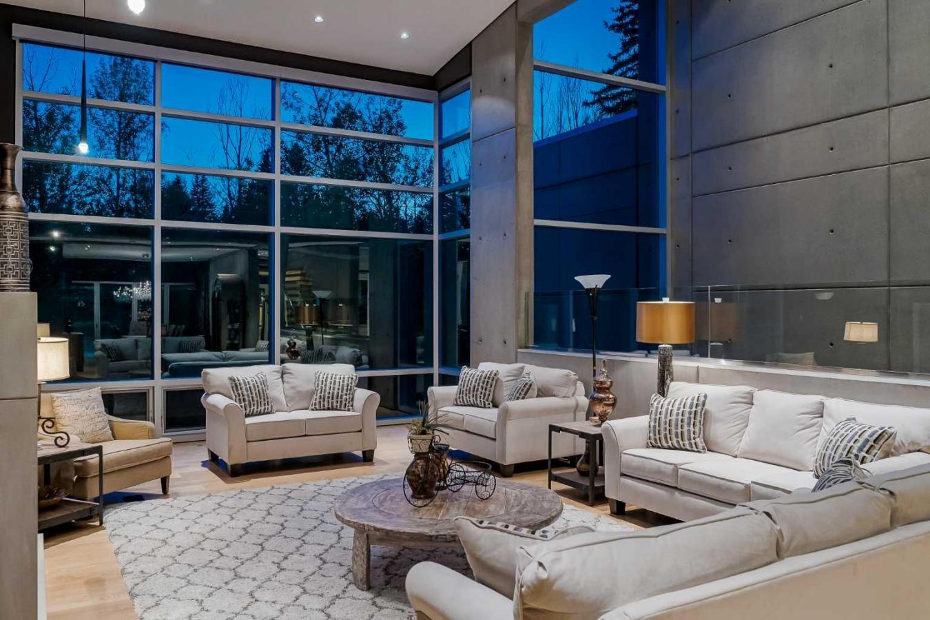 Calgary, AB, T2T 3E3, Canada, 4 Bedrooms Bedrooms, ,5 BathroomsBathrooms,Residential,For Sale,1748096