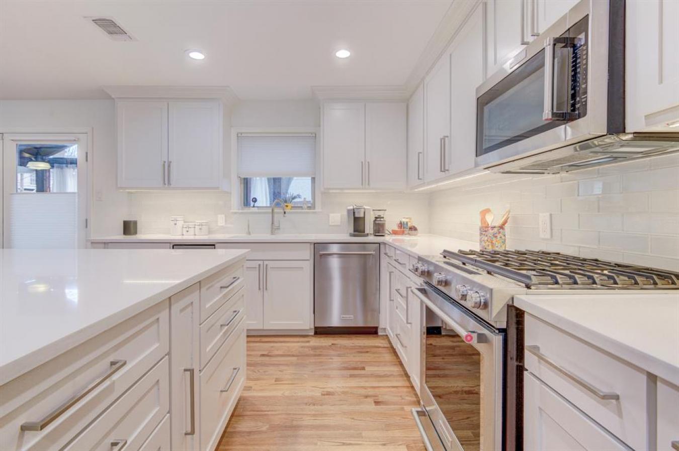 Dallas, Texas, 75231, United States, 3 Bedrooms Bedrooms, ,2 BathroomsBathrooms,Residential,For Sale,1748093