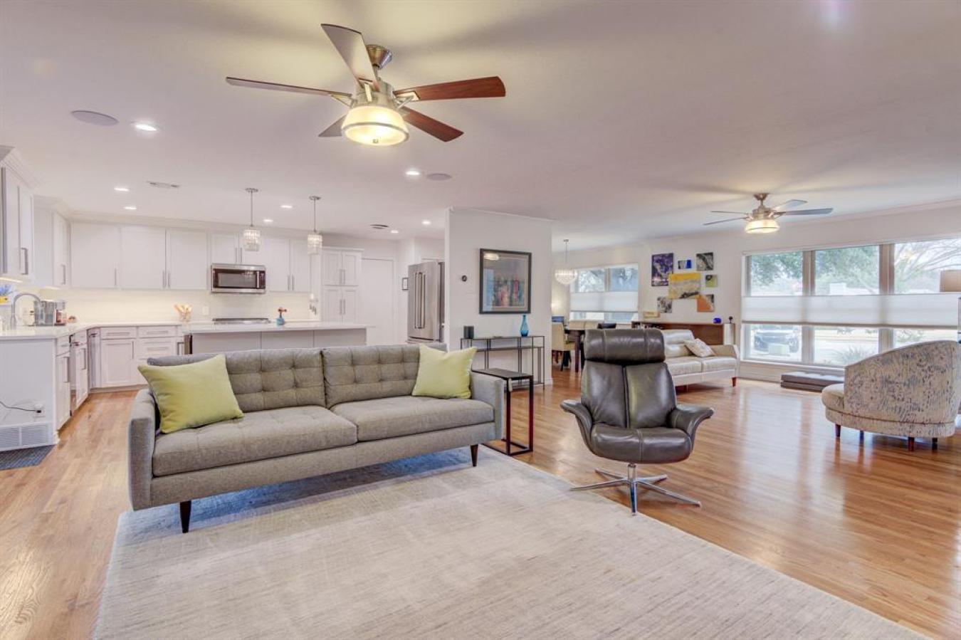 Dallas, Texas, 75231, United States, 3 Bedrooms Bedrooms, ,2 BathroomsBathrooms,Residential,For Sale,1748093