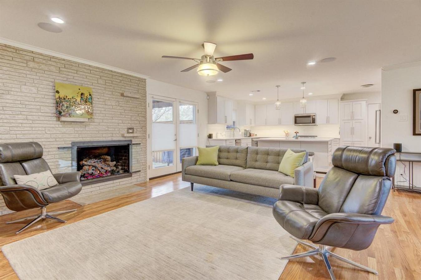 Dallas, Texas, 75231, United States, 3 Bedrooms Bedrooms, ,2 BathroomsBathrooms,Residential,For Sale,1748093