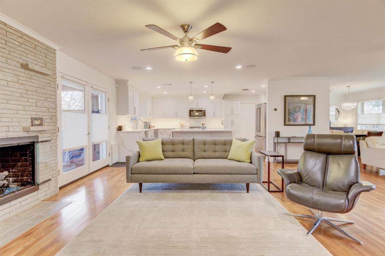 Dallas, Texas, 75231, United States, 3 Bedrooms Bedrooms, ,2 BathroomsBathrooms,Residential,For Sale,1748093