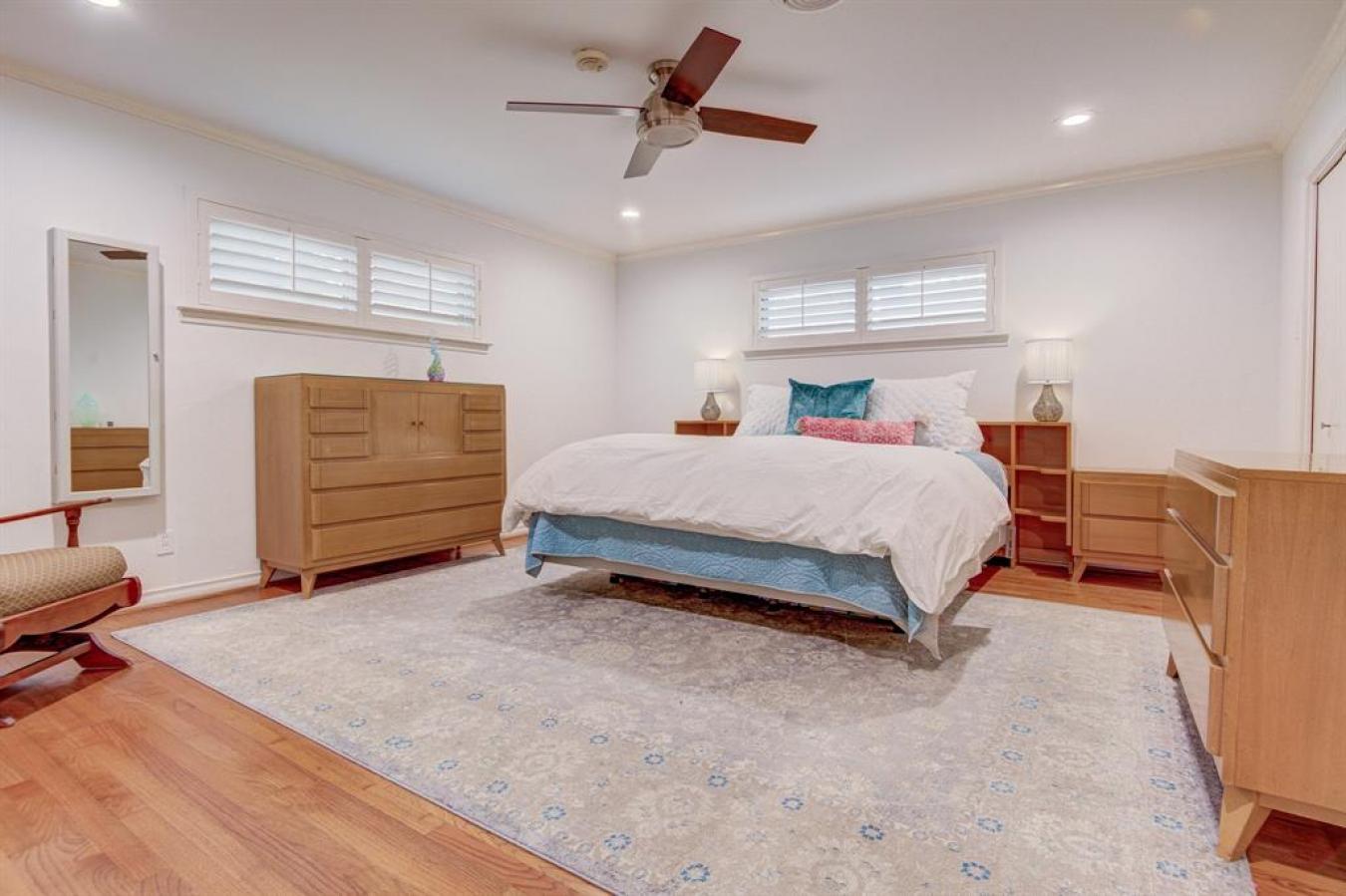 Dallas, Texas, 75231, United States, 3 Bedrooms Bedrooms, ,2 BathroomsBathrooms,Residential,For Sale,1748093