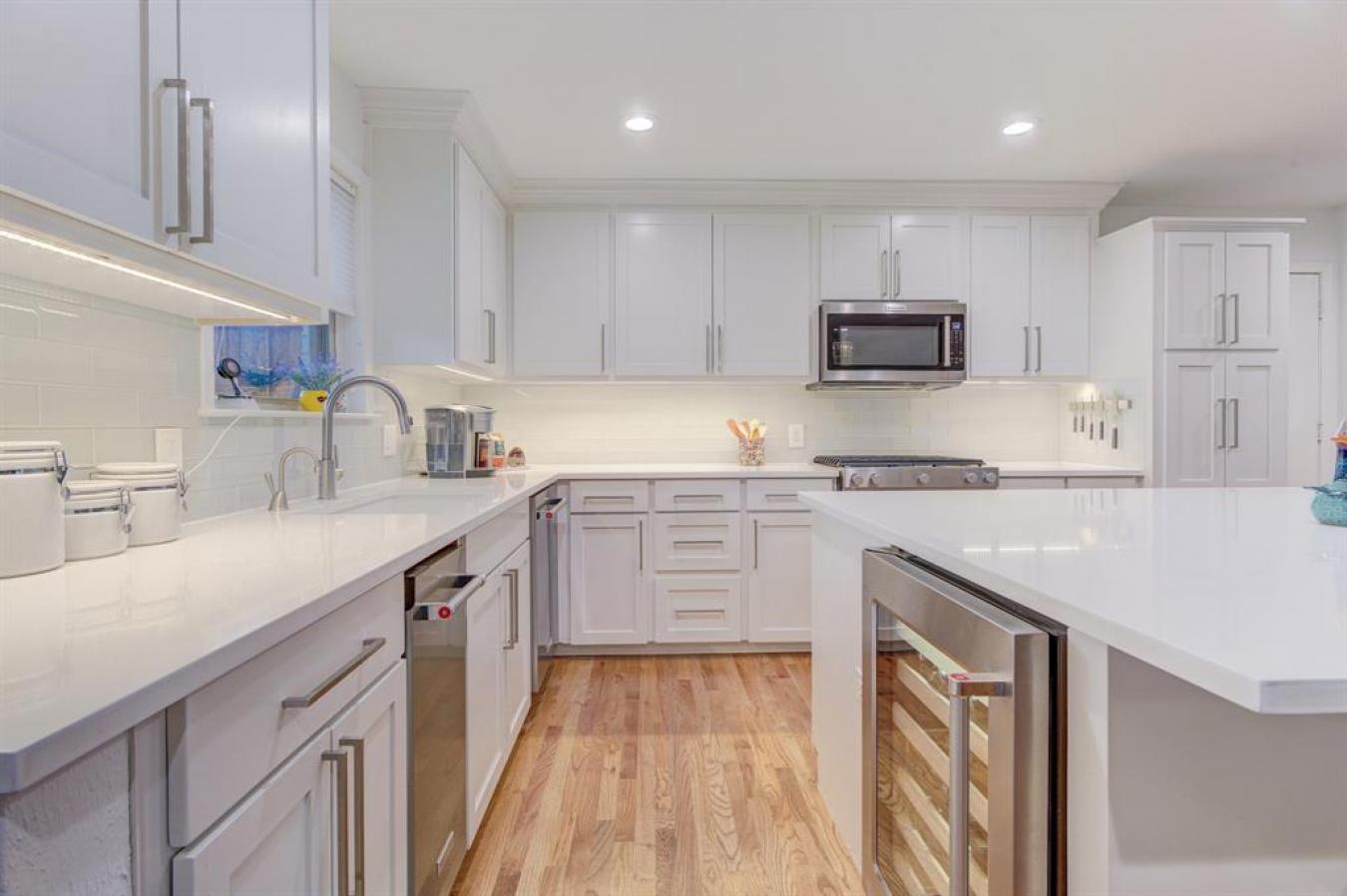 Dallas, Texas, 75231, United States, 3 Bedrooms Bedrooms, ,2 BathroomsBathrooms,Residential,For Sale,1748093