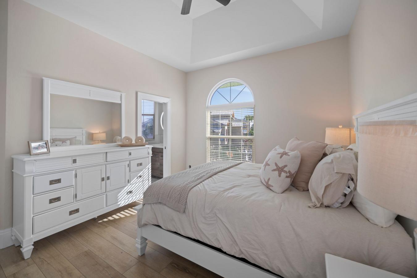 Bonita Springs, Florida, 34134, United States, 3 Bedrooms Bedrooms, ,4 BathroomsBathrooms,Residential,For Sale,1745499