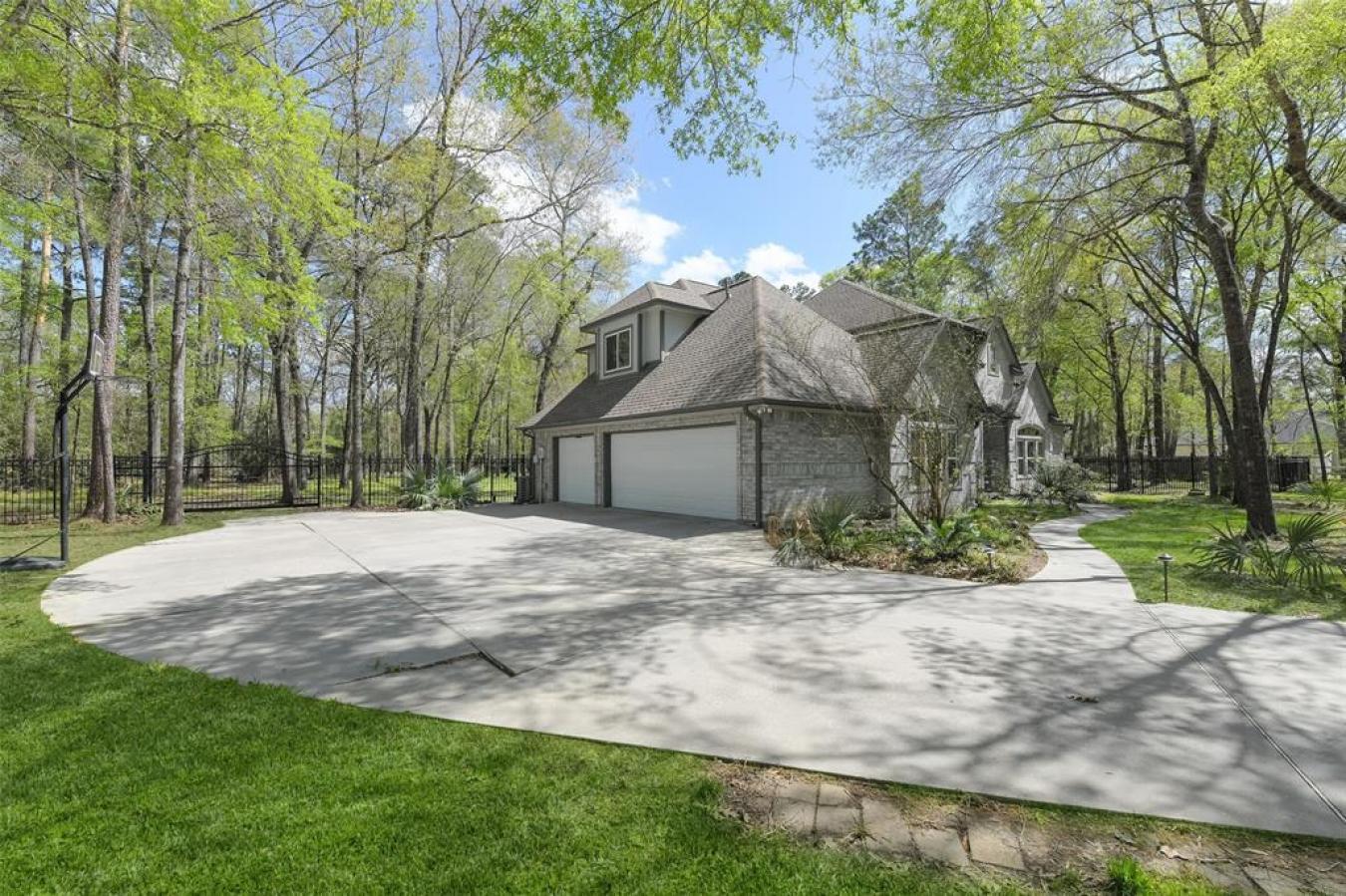 Conroe, Texas, 77385, United States, 4 Bedrooms Bedrooms, ,4 BathroomsBathrooms,Residential,For Sale,1748077