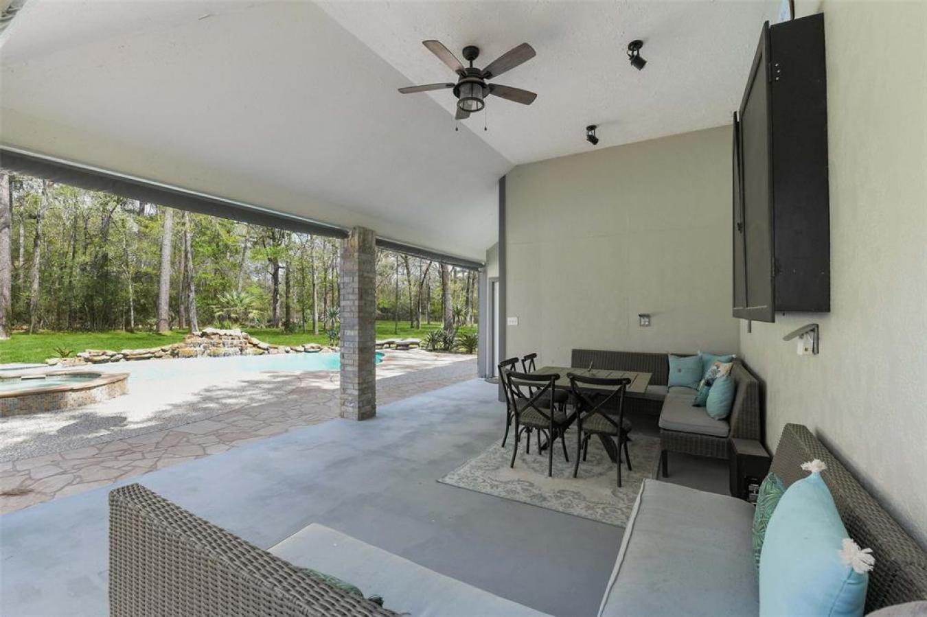 Conroe, Texas, 77385, United States, 4 Bedrooms Bedrooms, ,4 BathroomsBathrooms,Residential,For Sale,1748077