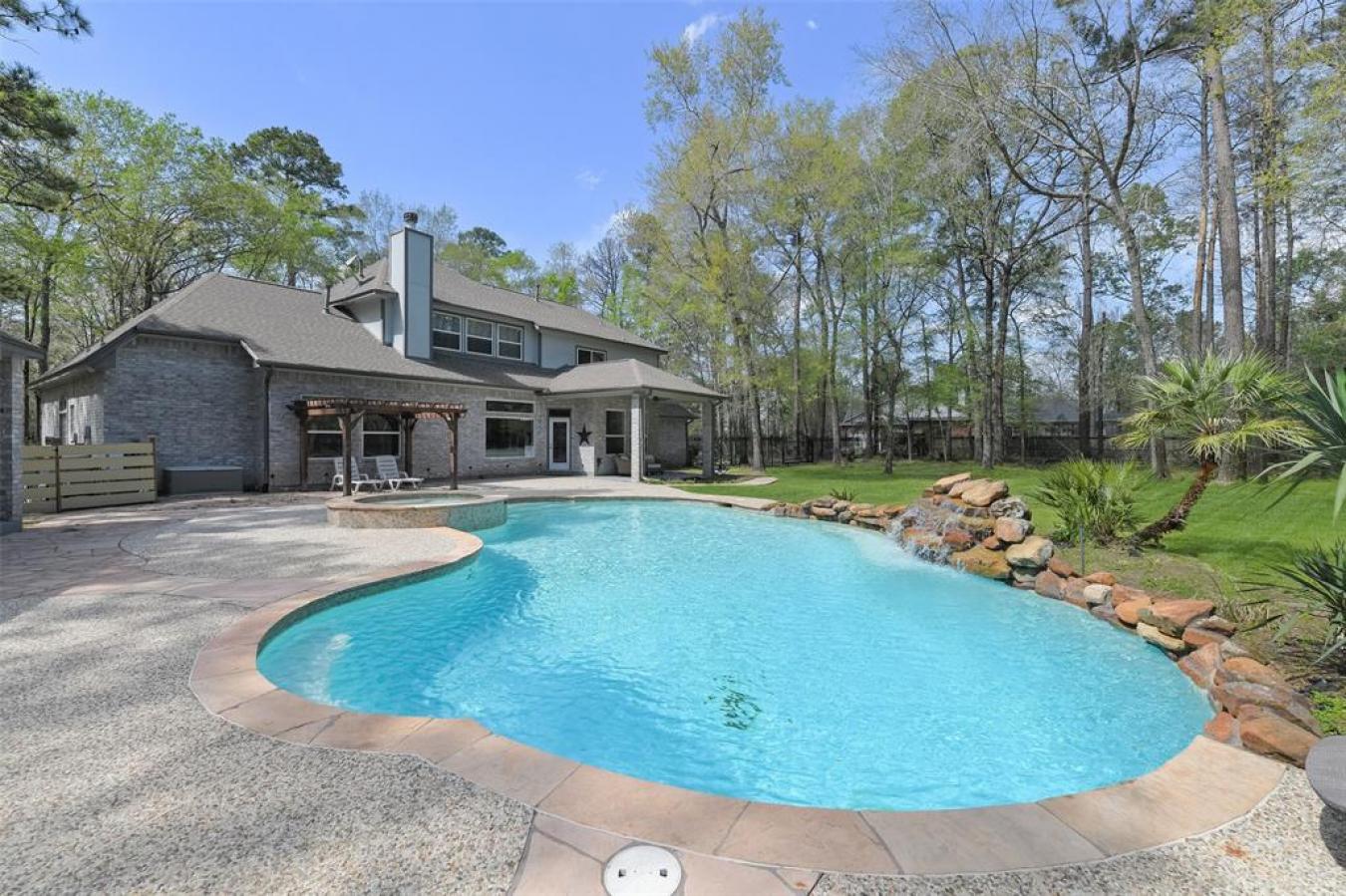 Conroe, Texas, 77385, United States, 4 Bedrooms Bedrooms, ,4 BathroomsBathrooms,Residential,For Sale,1748077