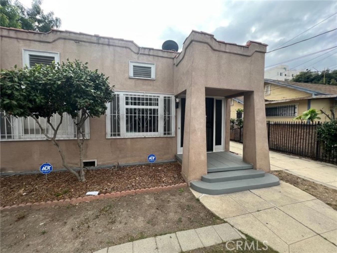 Los Angeles, California, 90006, United States, ,Residential,For Sale,1748558