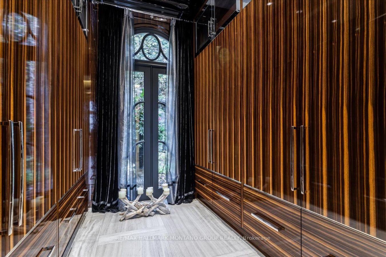 Rosseau, ON, P0C 1J0, Canada, 6 Bedrooms Bedrooms, ,8 BathroomsBathrooms,Residential,For Sale,1747132