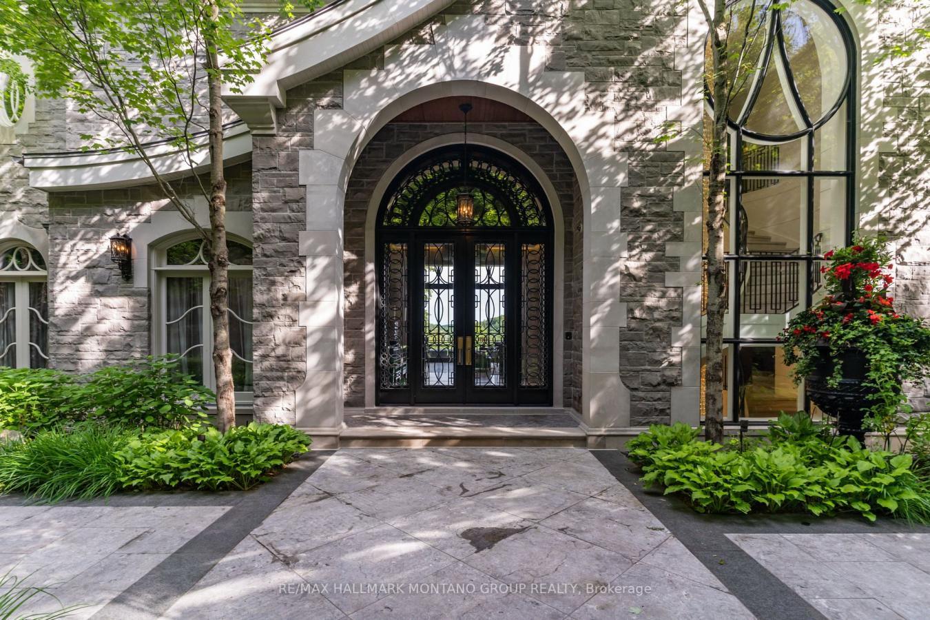 Rosseau, ON, P0C 1J0, Canada, 6 Bedrooms Bedrooms, ,8 BathroomsBathrooms,Residential,For Sale,1747132