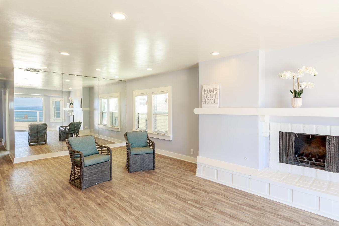Hermosa Beach, California, 90254, United States, 11 Bedrooms Bedrooms, ,7 BathroomsBathrooms,Residential,For Sale,1747131