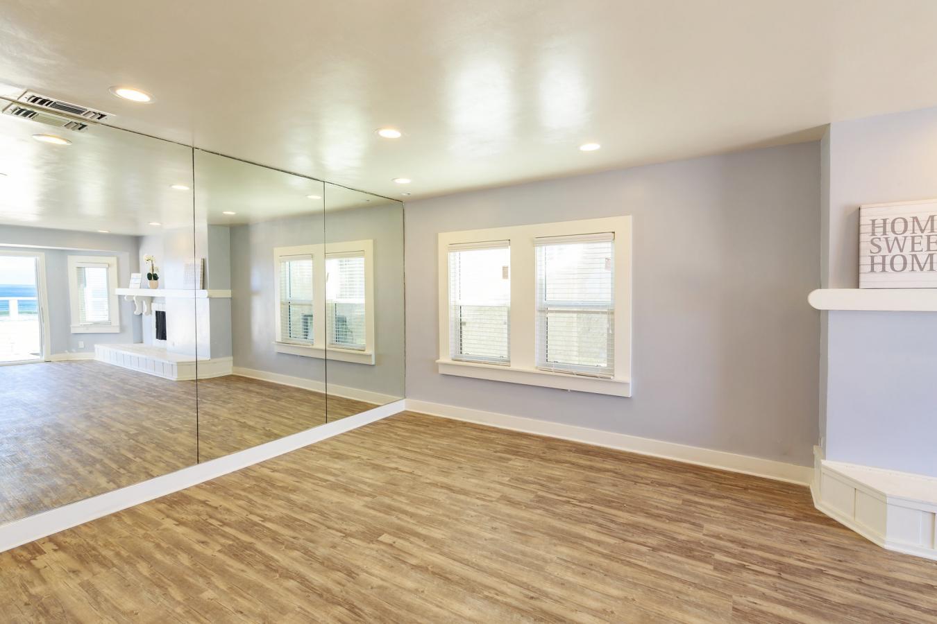 Hermosa Beach, California, 90254, United States, 11 Bedrooms Bedrooms, ,7 BathroomsBathrooms,Residential,For Sale,1747131