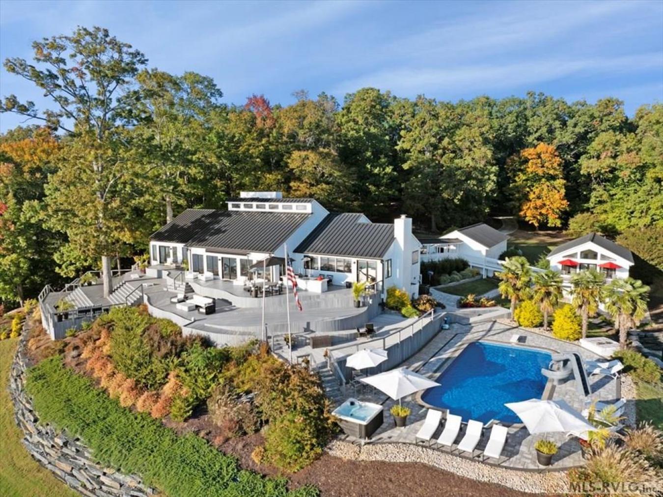 Littleton, North Carolina, 27850, United States, 4 Bedrooms Bedrooms, ,4 BathroomsBathrooms,Residential,For Sale,1748552