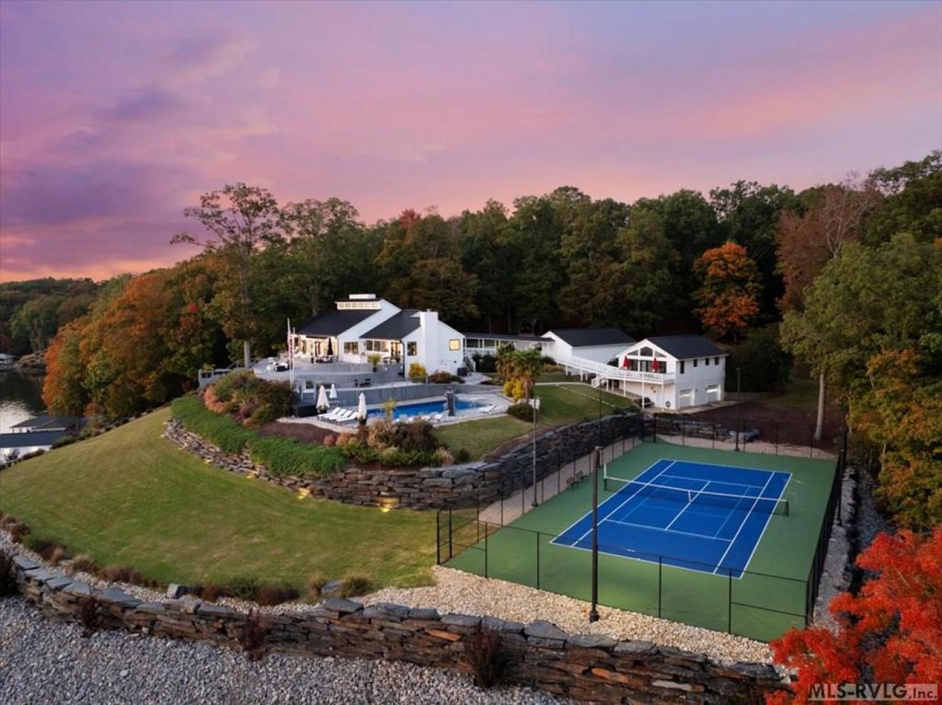 Littleton, North Carolina, 27850, United States, 4 Bedrooms Bedrooms, ,4 BathroomsBathrooms,Residential,For Sale,1748552