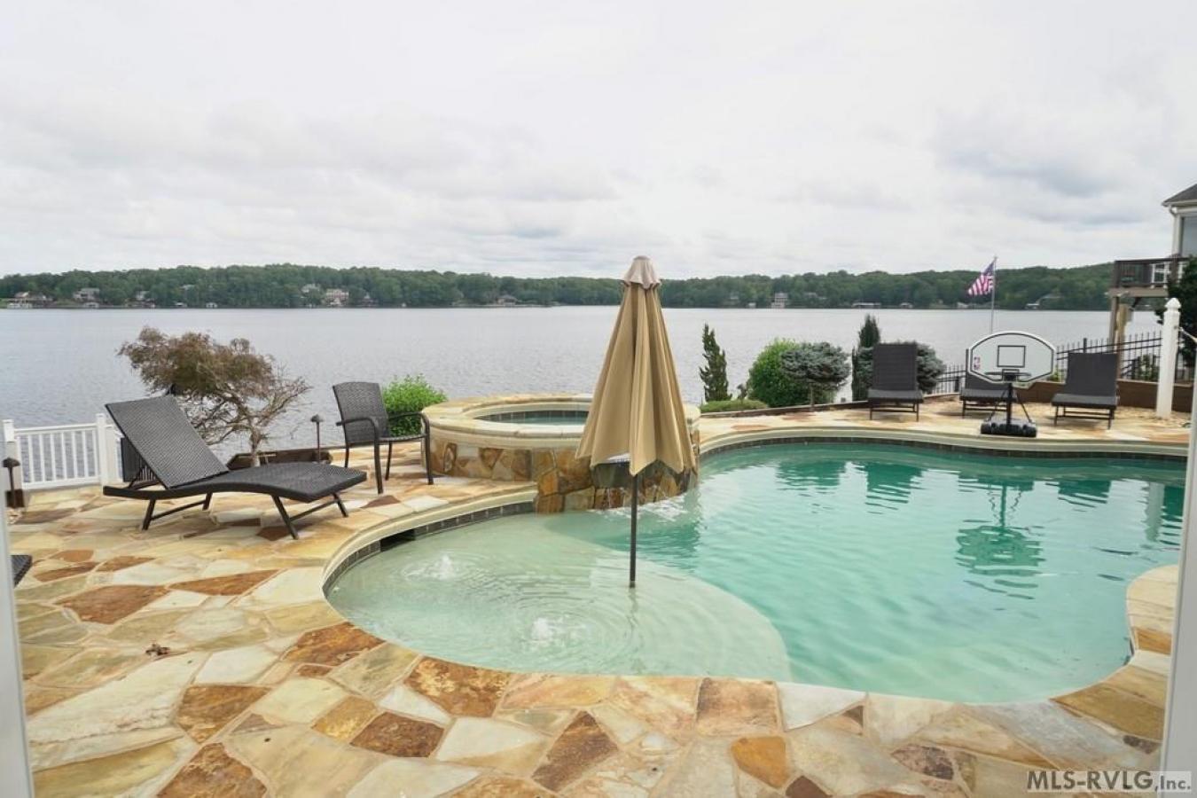 Macon, North Carolina, 27551, United States, 4 Bedrooms Bedrooms, ,4 BathroomsBathrooms,Residential,For Sale,1748551