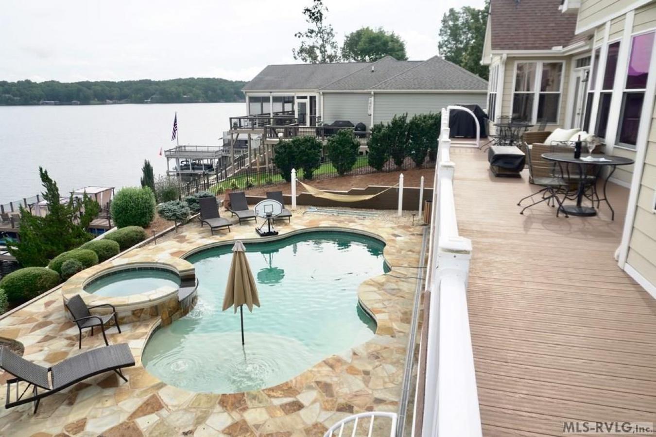 Macon, North Carolina, 27551, United States, 4 Bedrooms Bedrooms, ,4 BathroomsBathrooms,Residential,For Sale,1748551