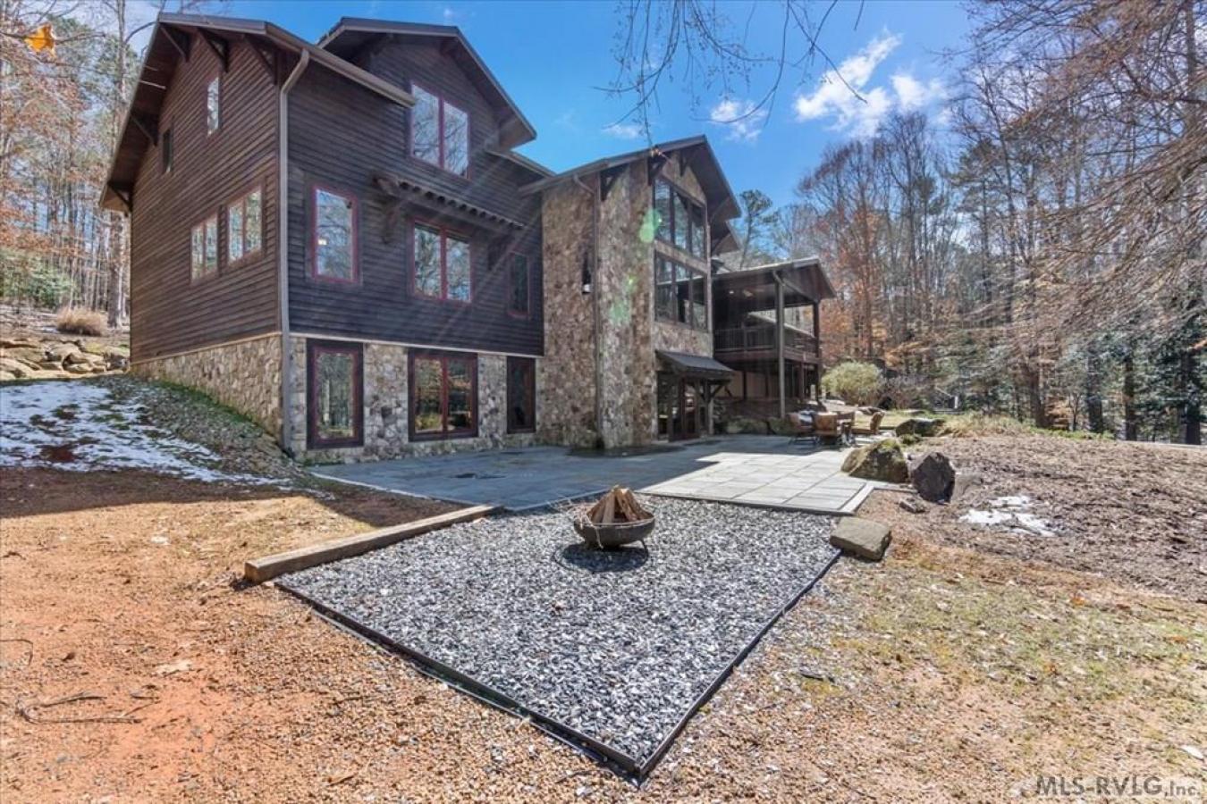 Littleton, North Carolina, 27850, United States, 4 Bedrooms Bedrooms, ,4 BathroomsBathrooms,Residential,For Sale,1748550