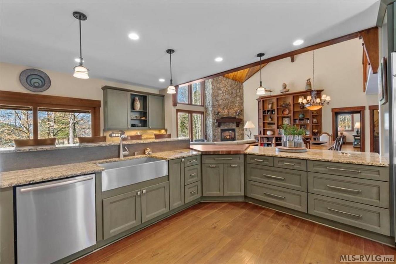 Littleton, North Carolina, 27850, United States, 4 Bedrooms Bedrooms, ,4 BathroomsBathrooms,Residential,For Sale,1748550