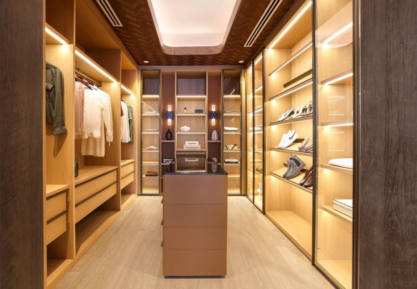 Miami, Florida, 33131, United States, 2 Bedrooms Bedrooms, ,5 BathroomsBathrooms,Residential,For Sale,1748548