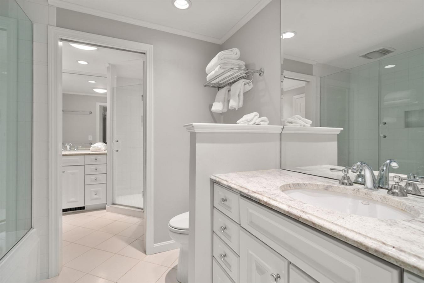 Wellesley, Massachusetts, 02482, United States, 2 Bedrooms Bedrooms, ,2 BathroomsBathrooms,Residential,For Sale,1749134