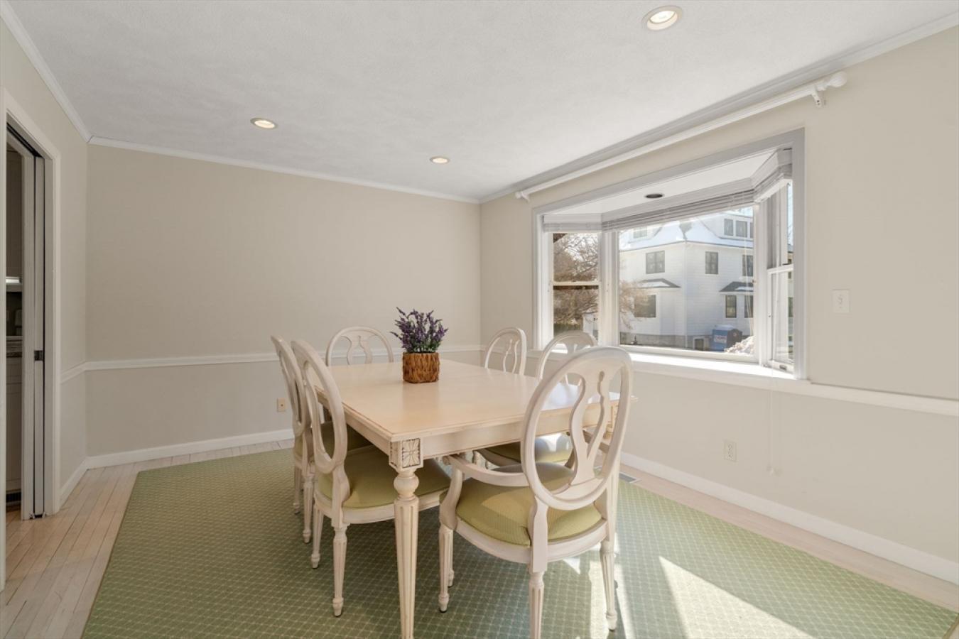Wellesley, Massachusetts, 02482, United States, 2 Bedrooms Bedrooms, ,2 BathroomsBathrooms,Residential,For Sale,1749134