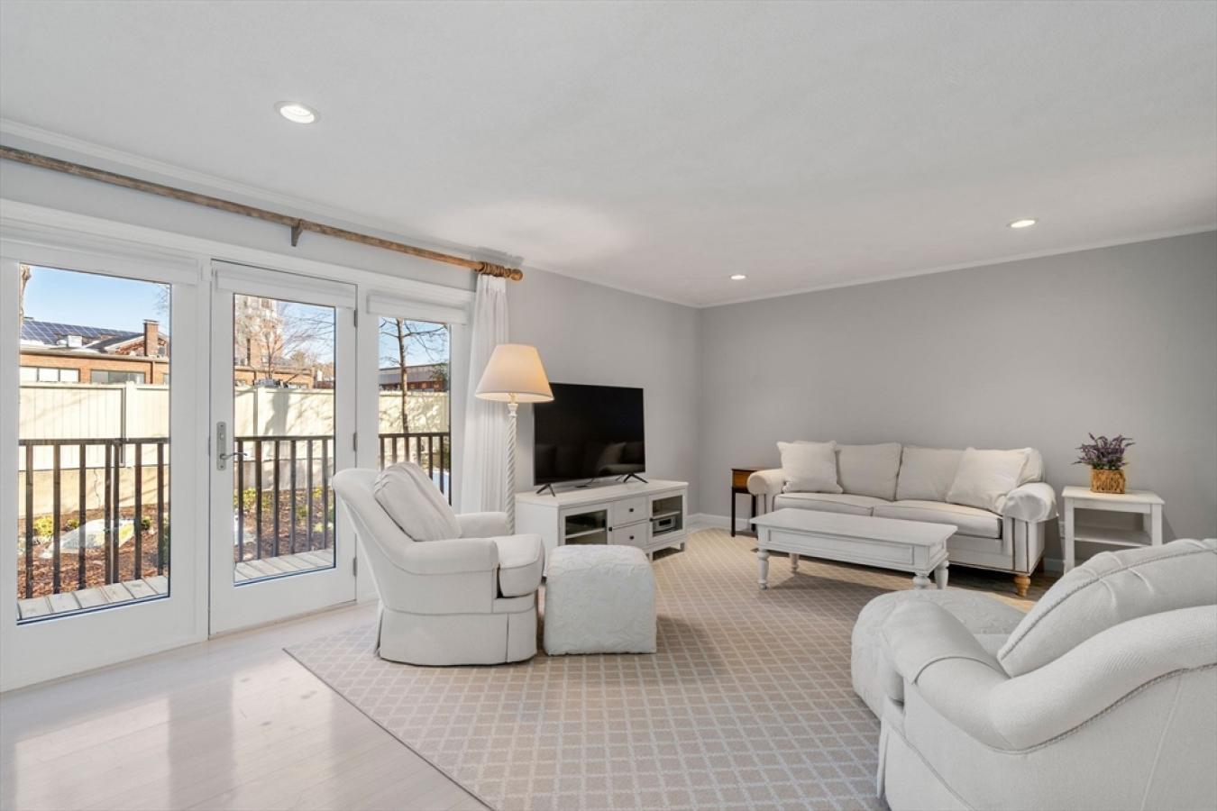 Wellesley, Massachusetts, 02482, United States, 2 Bedrooms Bedrooms, ,2 BathroomsBathrooms,Residential,For Sale,1749134
