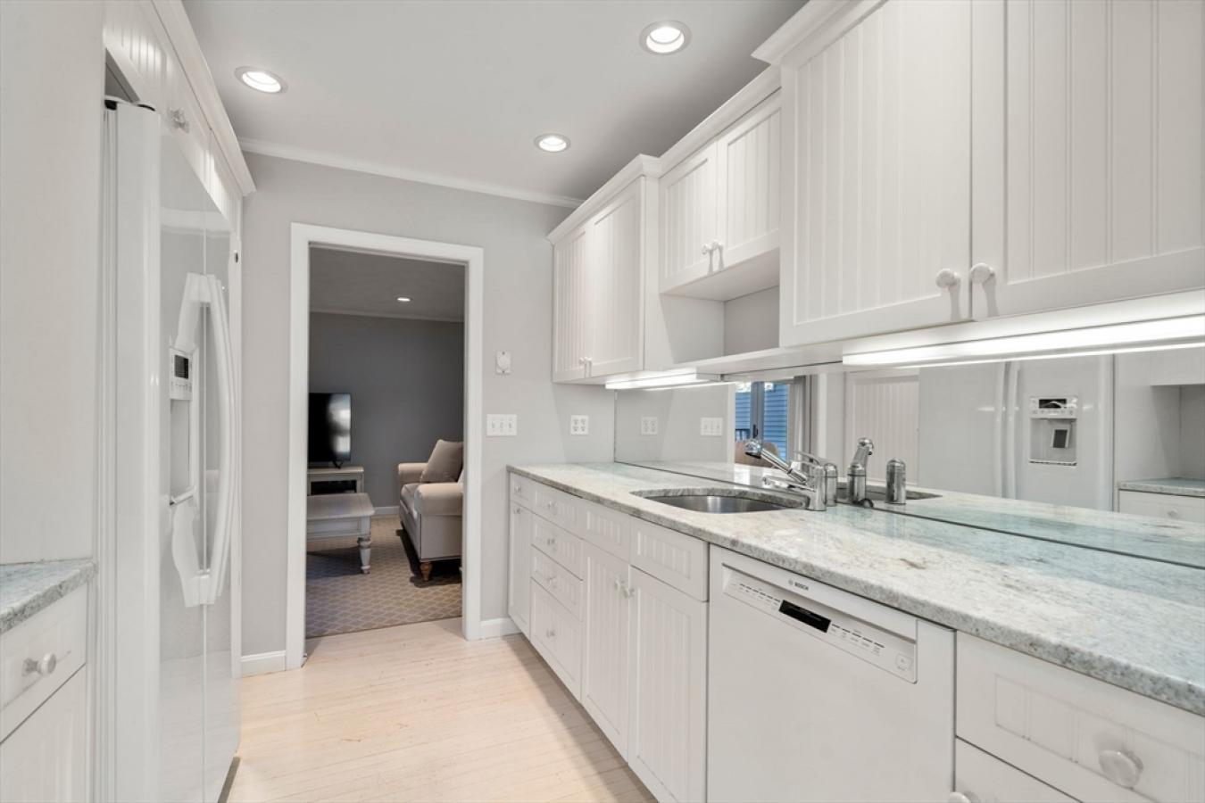 Wellesley, Massachusetts, 02482, United States, 2 Bedrooms Bedrooms, ,2 BathroomsBathrooms,Residential,For Sale,1749134