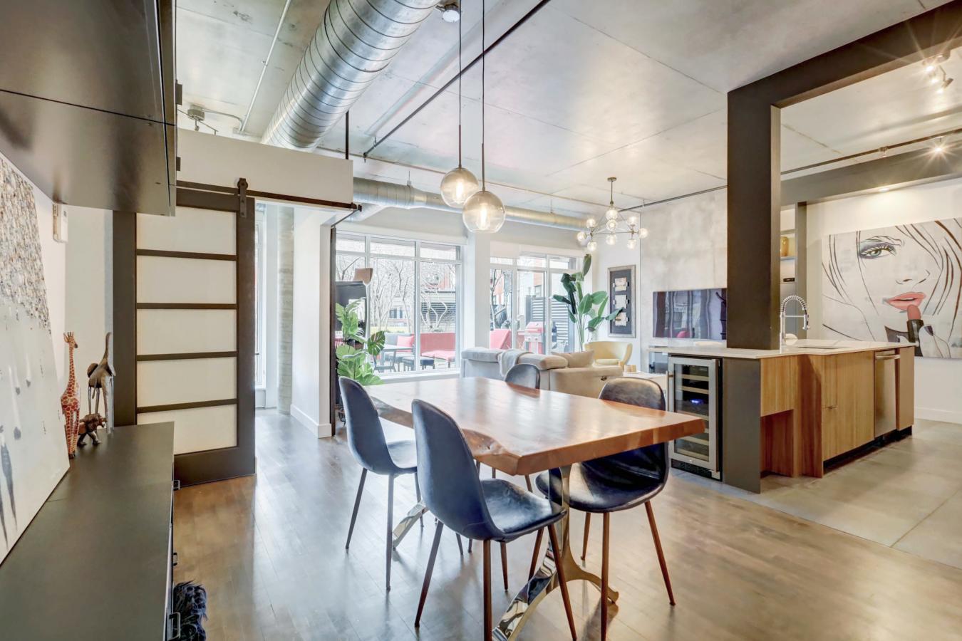 Montréal, QC, H3C5X5, Canada, 2 Bedrooms Bedrooms, ,1 BathroomBathrooms,Residential,For Sale,1749130