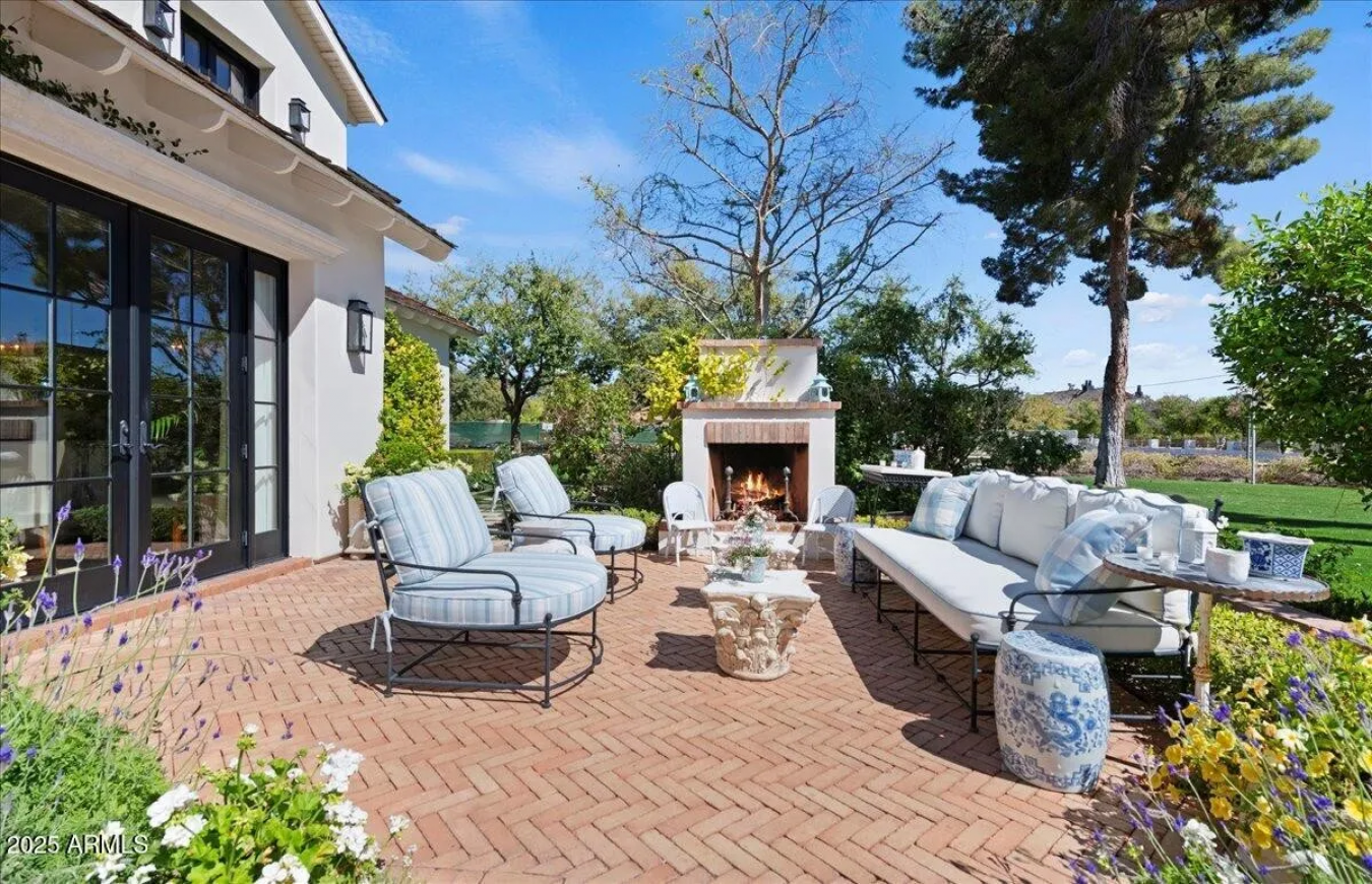 Phoenix, Arizona, 85018, United States, 5 Bedrooms Bedrooms, ,7 BathroomsBathrooms,Residential,For Sale,1748036