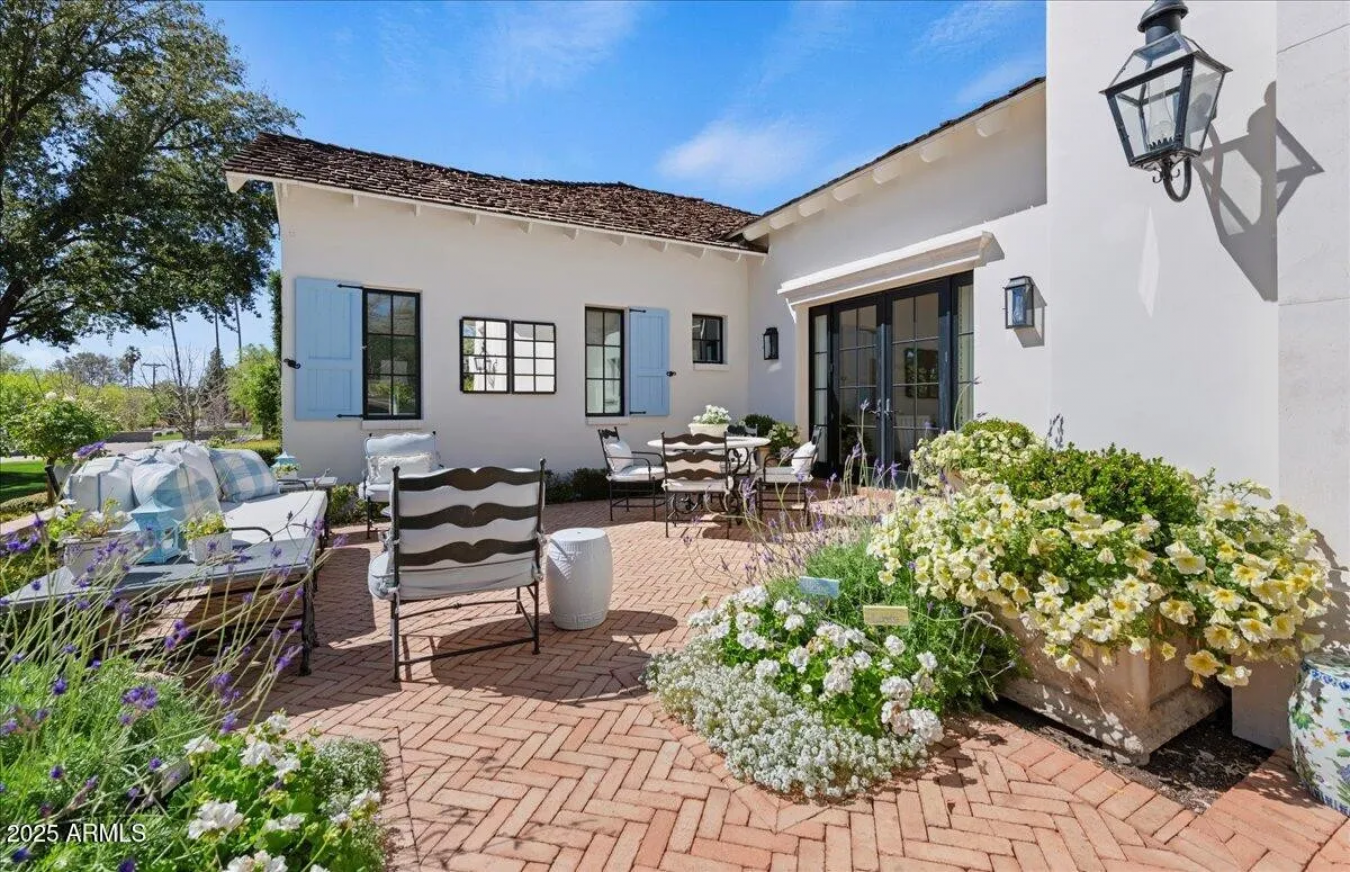 Phoenix, Arizona, 85018, United States, 5 Bedrooms Bedrooms, ,7 BathroomsBathrooms,Residential,For Sale,1748036