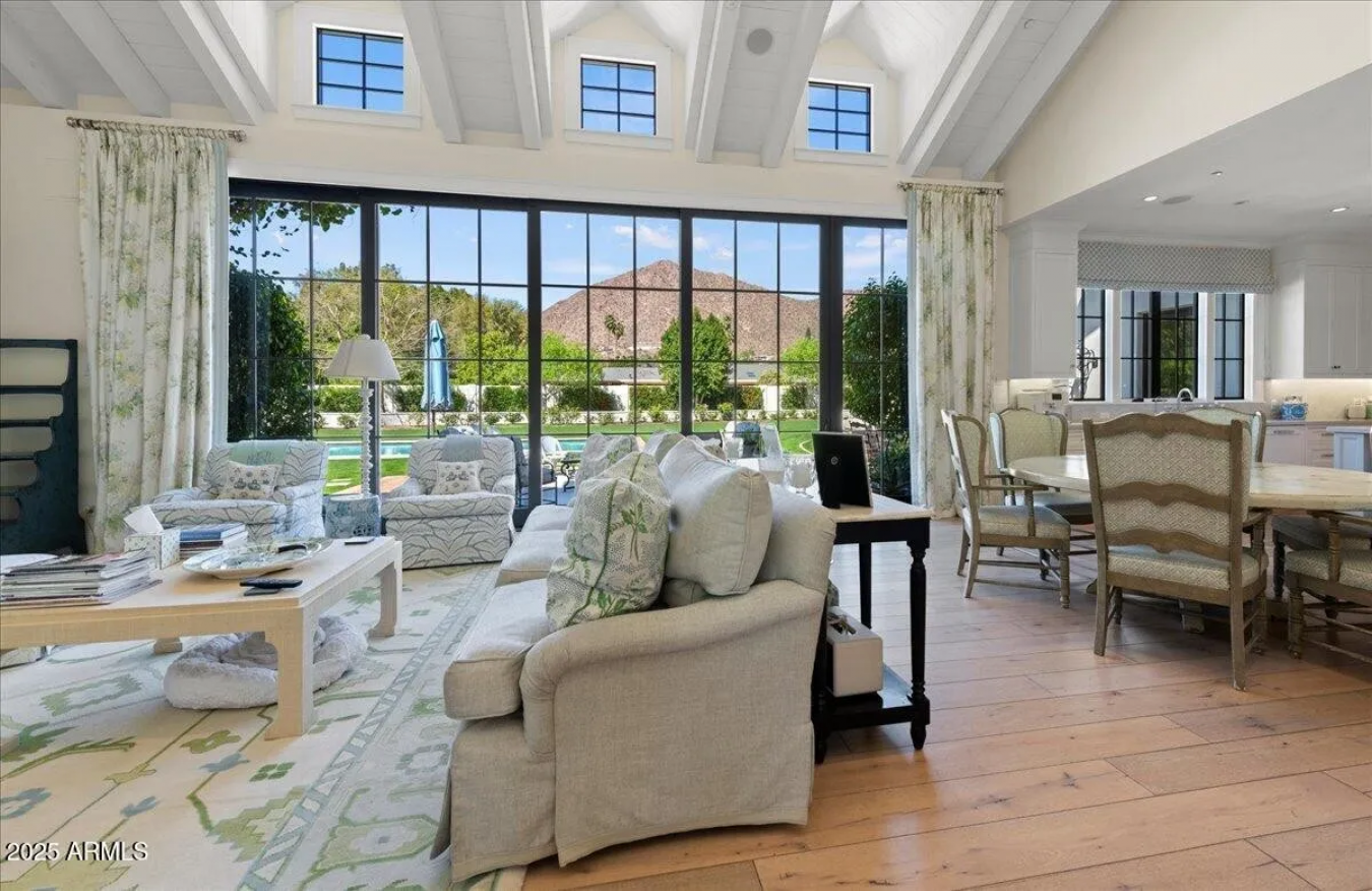 Phoenix, Arizona, 85018, United States, 5 Bedrooms Bedrooms, ,7 BathroomsBathrooms,Residential,For Sale,1748036