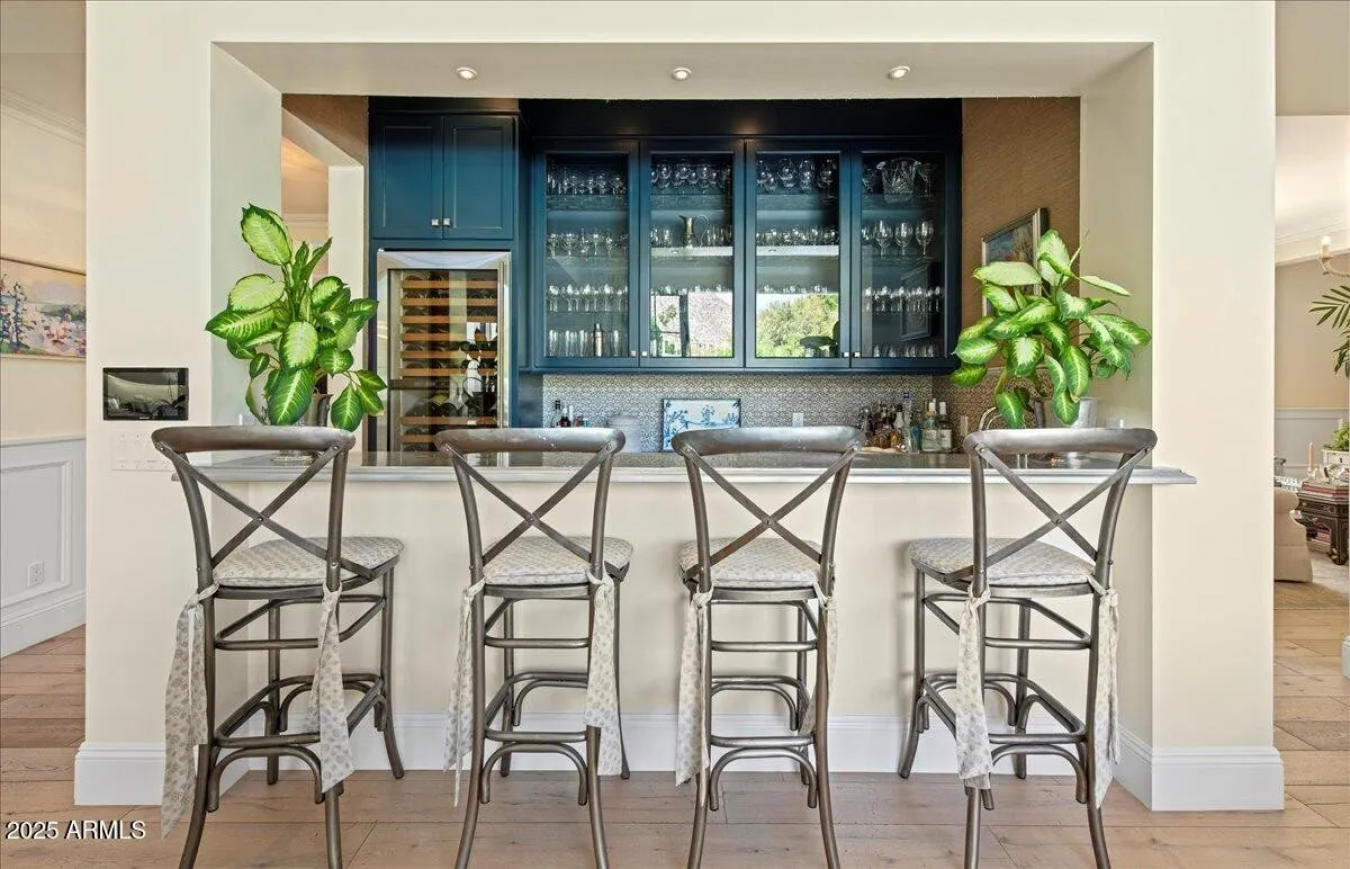 Phoenix, Arizona, 85018, United States, 5 Bedrooms Bedrooms, ,7 BathroomsBathrooms,Residential,For Sale,1748036